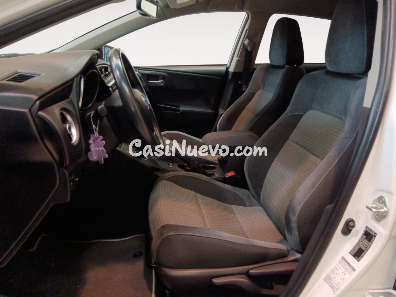 Toyota Auris Hybrid Active Business Plus - foto 9