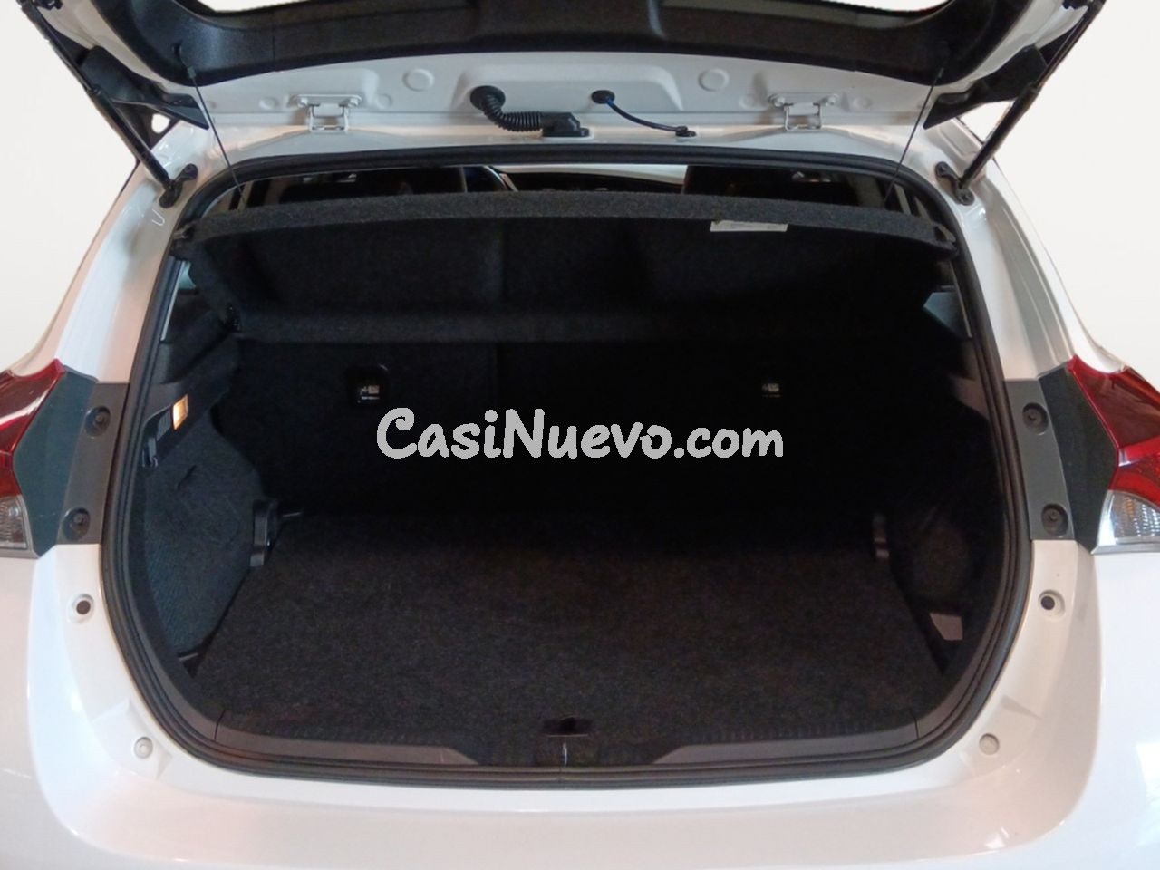 Toyota Auris Hybrid Active Business Plus - foto 12