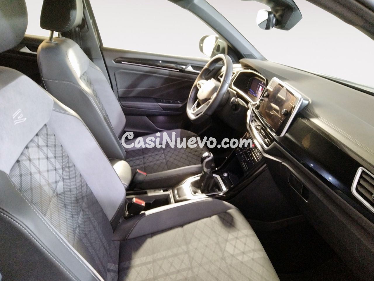 Volkswagen T-Roc R-Line - foto 11