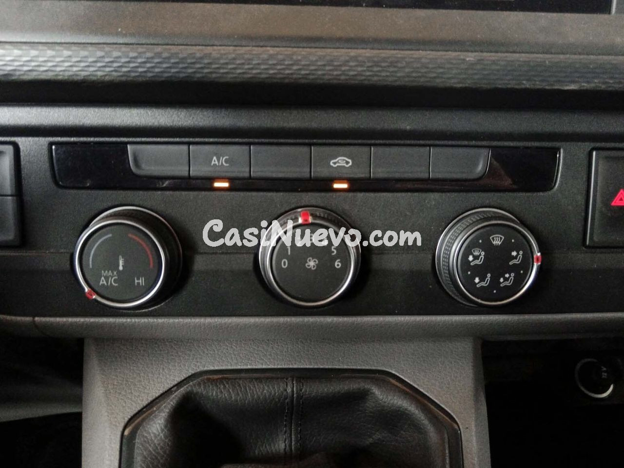 Volkswagen Transporter 2.0 TDI BMT - foto 17