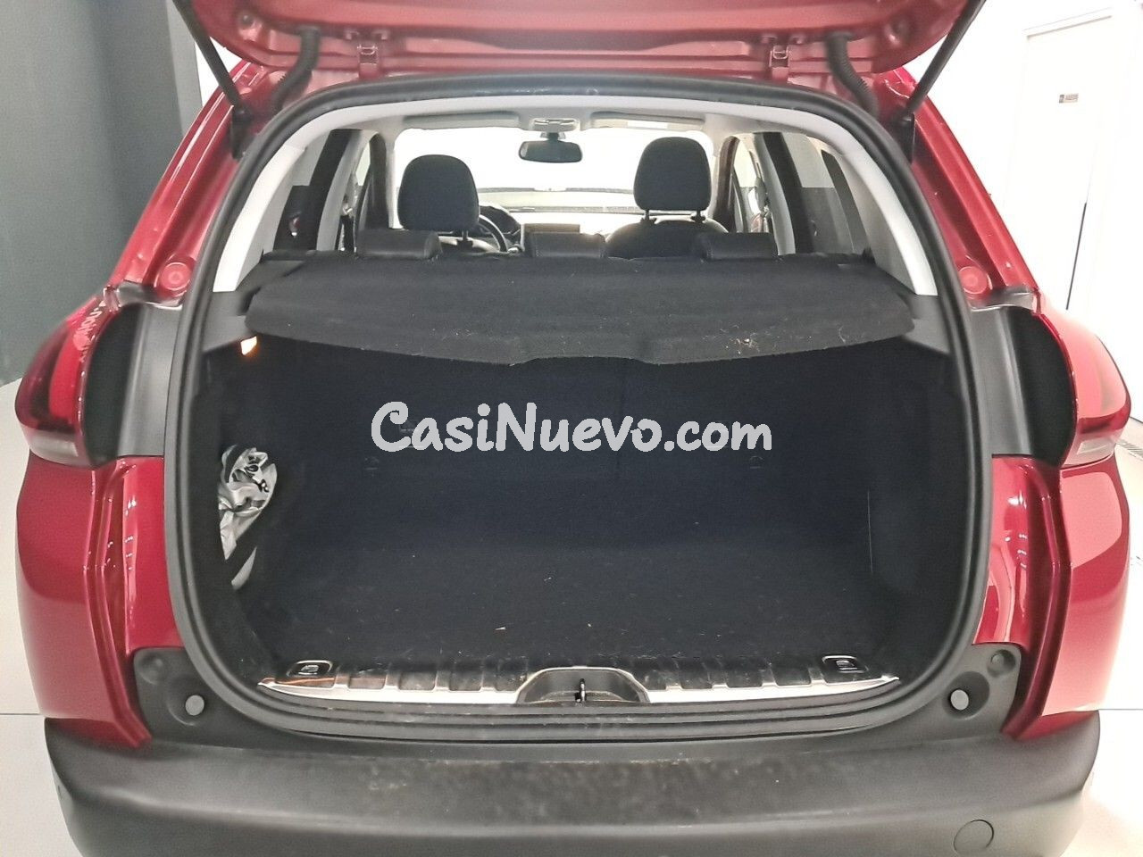 Peugeot 2008 Allure 1.6 BlueHDi 73KW (100CV) - foto 30