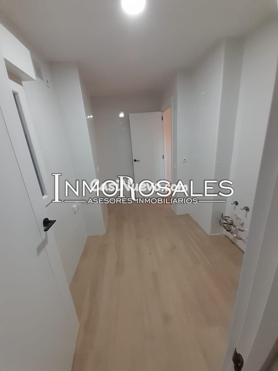 3 Dormitorios y 2 baños ASCENSOR Y VISTAS A MADRID CENTRO - foto 7