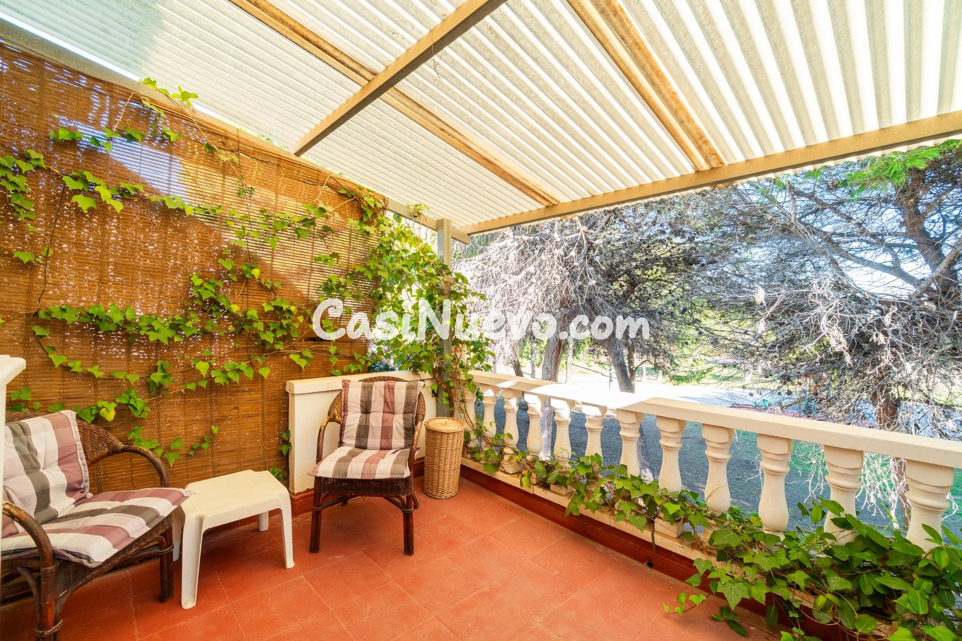 ADOSADO DE 2 DORMITORIOS Y 2 BAÑOS EN LOS ALTOS (TORREVIEJA) - foto 2