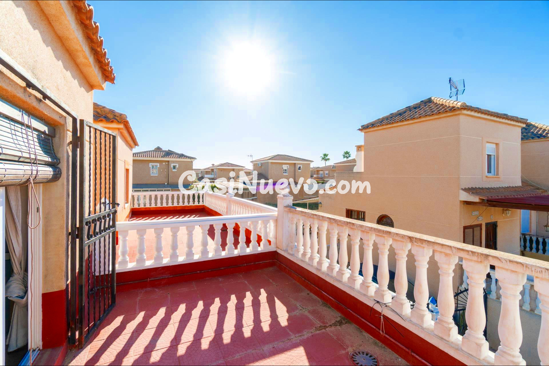 ADOSADO DE 2 DORMITORIOS Y 2 BAÑOS EN LOS ALTOS (TORREVIEJA) - foto 5