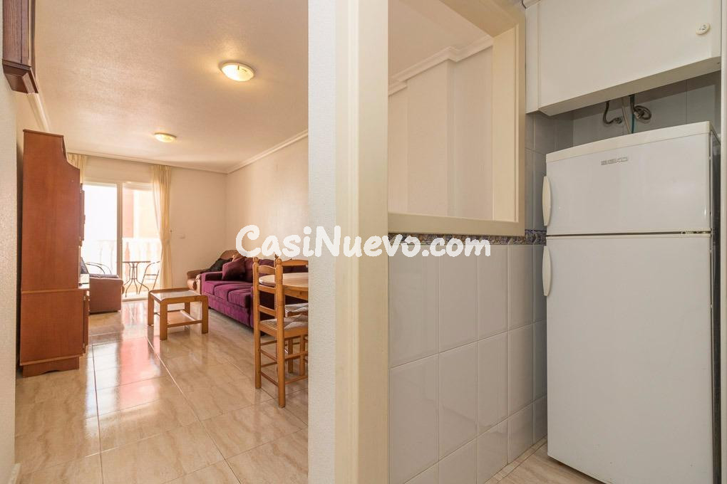 Apartamento en el centro de Torrevieja de 2 dormitorios 1 ba - foto 5