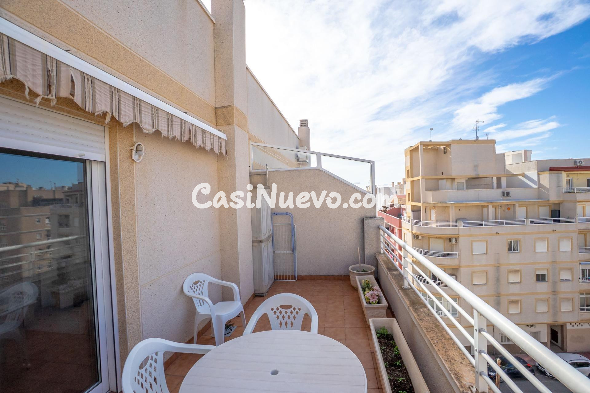 Apartamento de 1 dormitorio en última planta con amplia terr - foto 4
