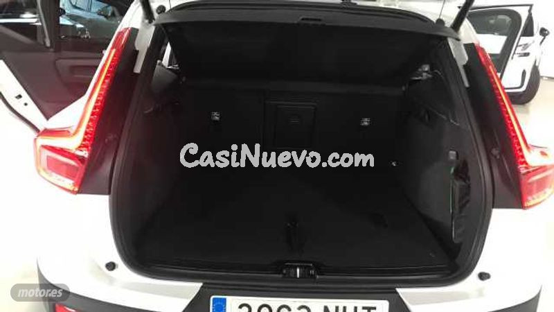 Volvo XC40 - foto 13