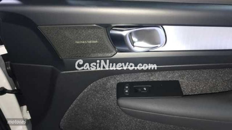 Volvo XC40 - foto 25