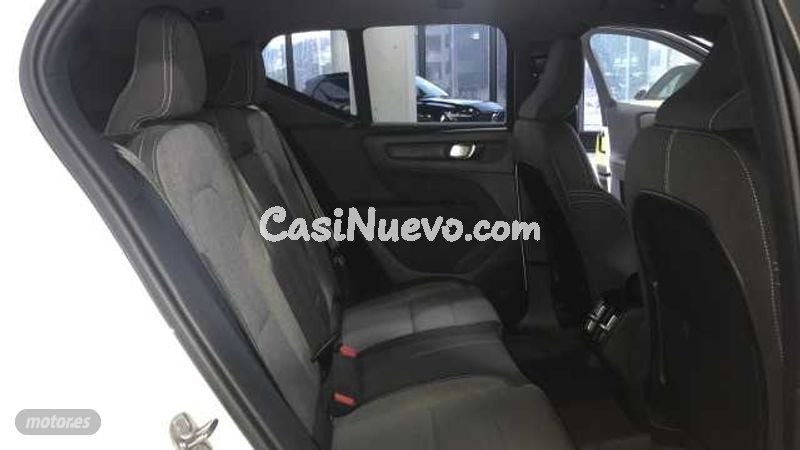 Volvo XC40 - foto 29