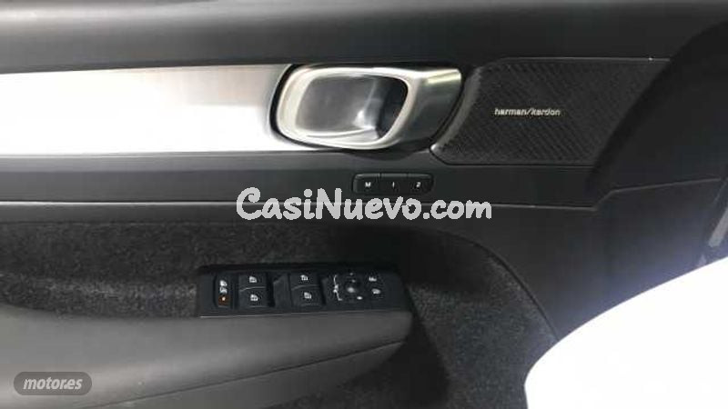 Volvo XC40 - foto 22