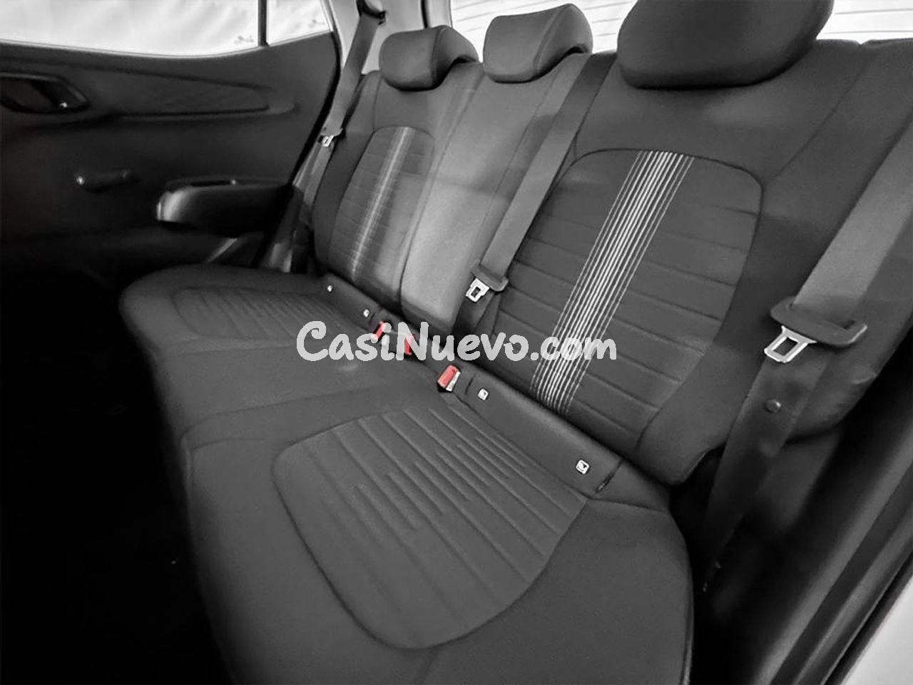 Hyundai i10 1.0 MPI 66CV Essence - foto 12