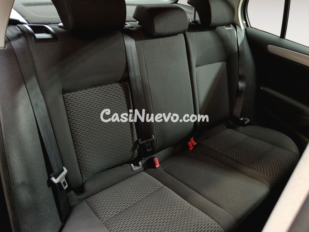 Volkswagen Golf Advance - foto 9