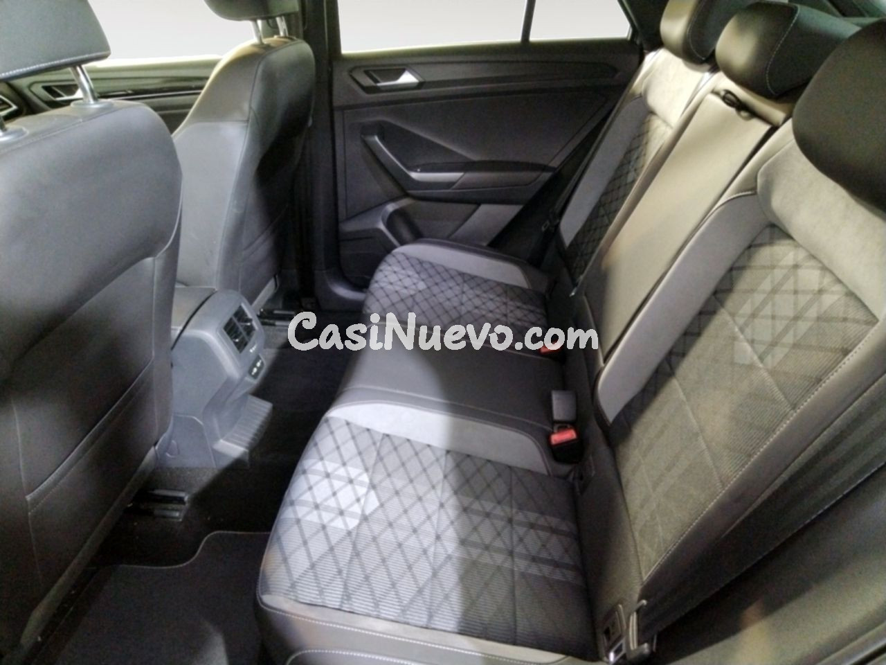 Volkswagen T-Roc R-Line - foto 10