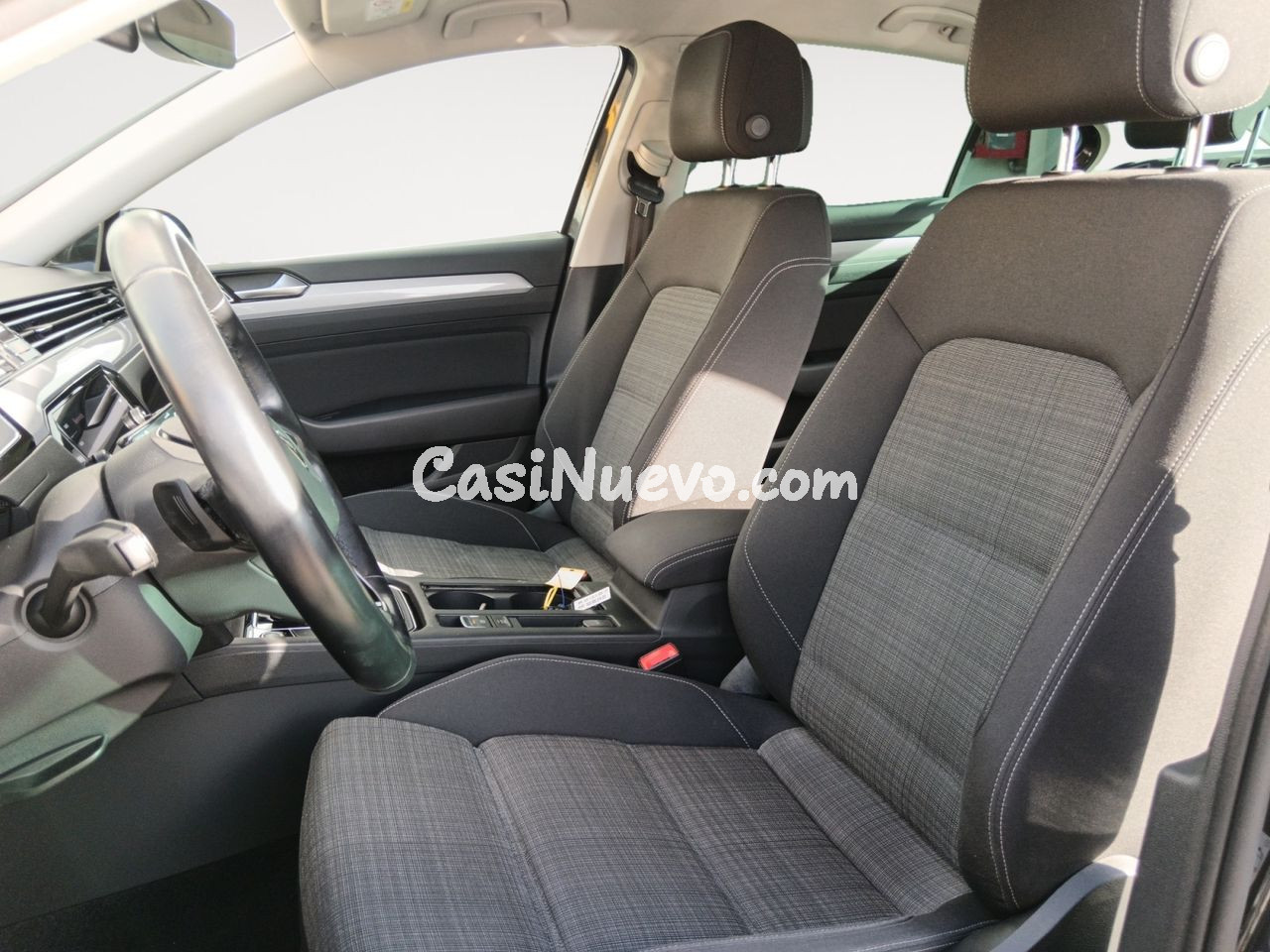 Volkswagen Passat Executive - foto 9