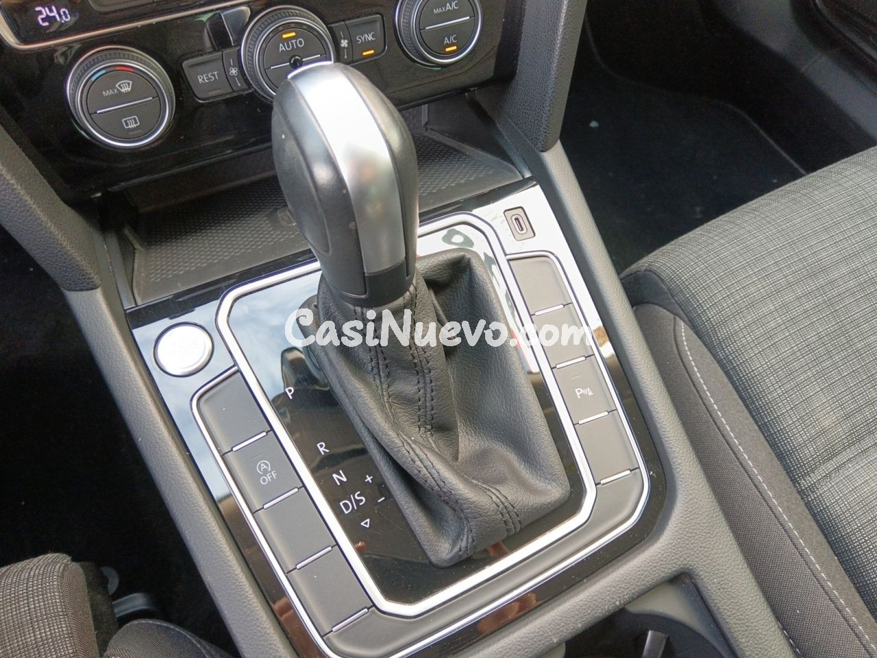 Volkswagen Passat Executive - foto 13