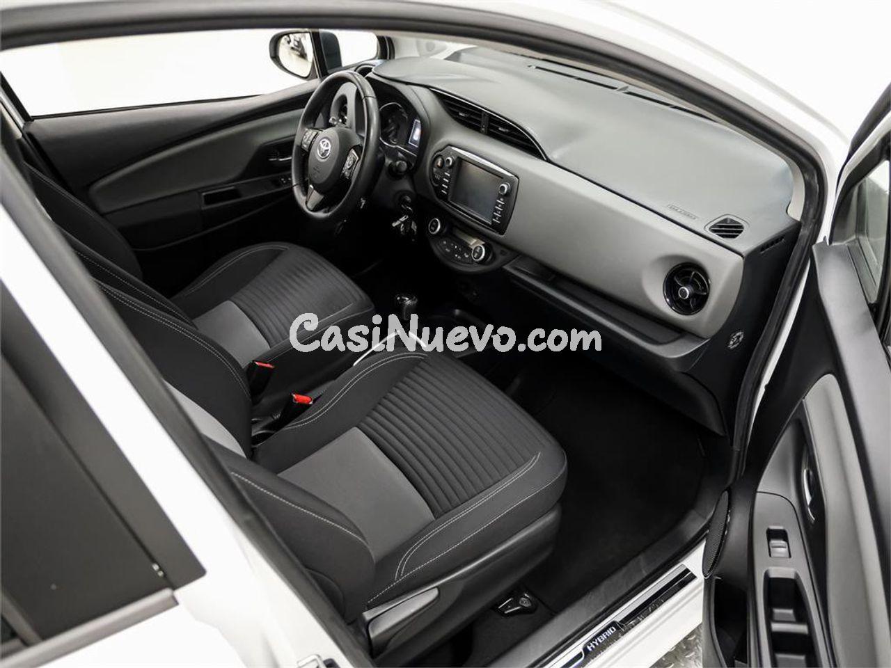 Toyota Yaris 5P Active 100H e-CVT - foto 6