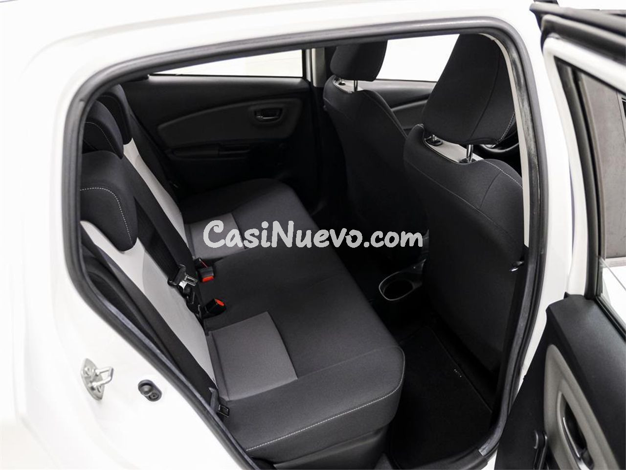 Toyota Yaris 5P Active 100H e-CVT - foto 7