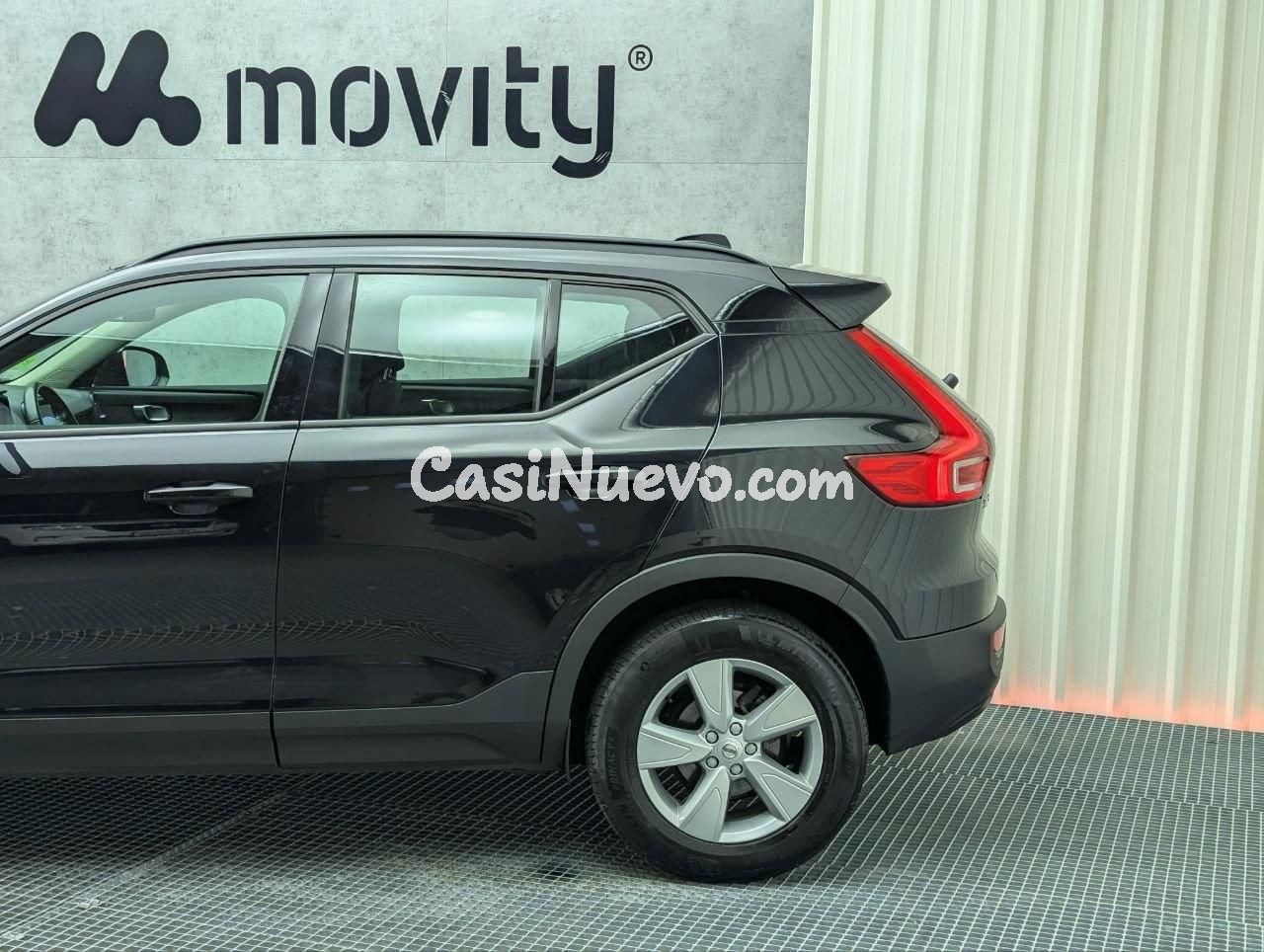 Volvo XC40 2.0 D3 Momentum - foto 17