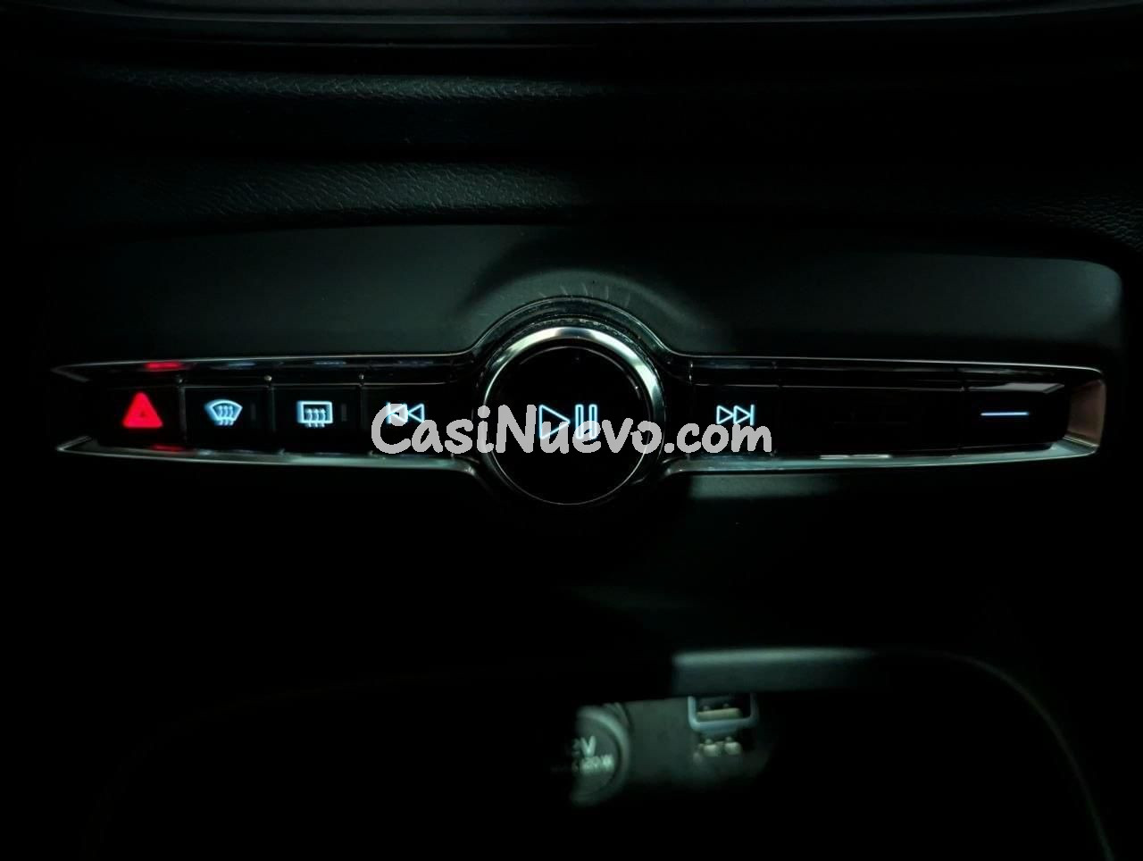 Volvo XC40 2.0 D3 Momentum - foto 29