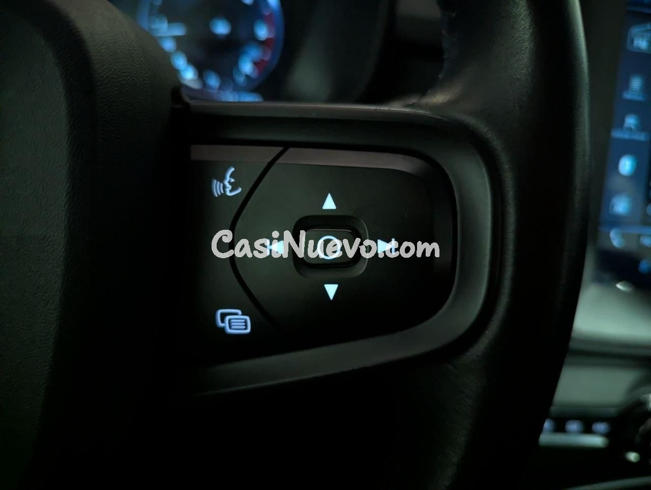 Volvo XC40 2.0 D3 Momentum - foto 37