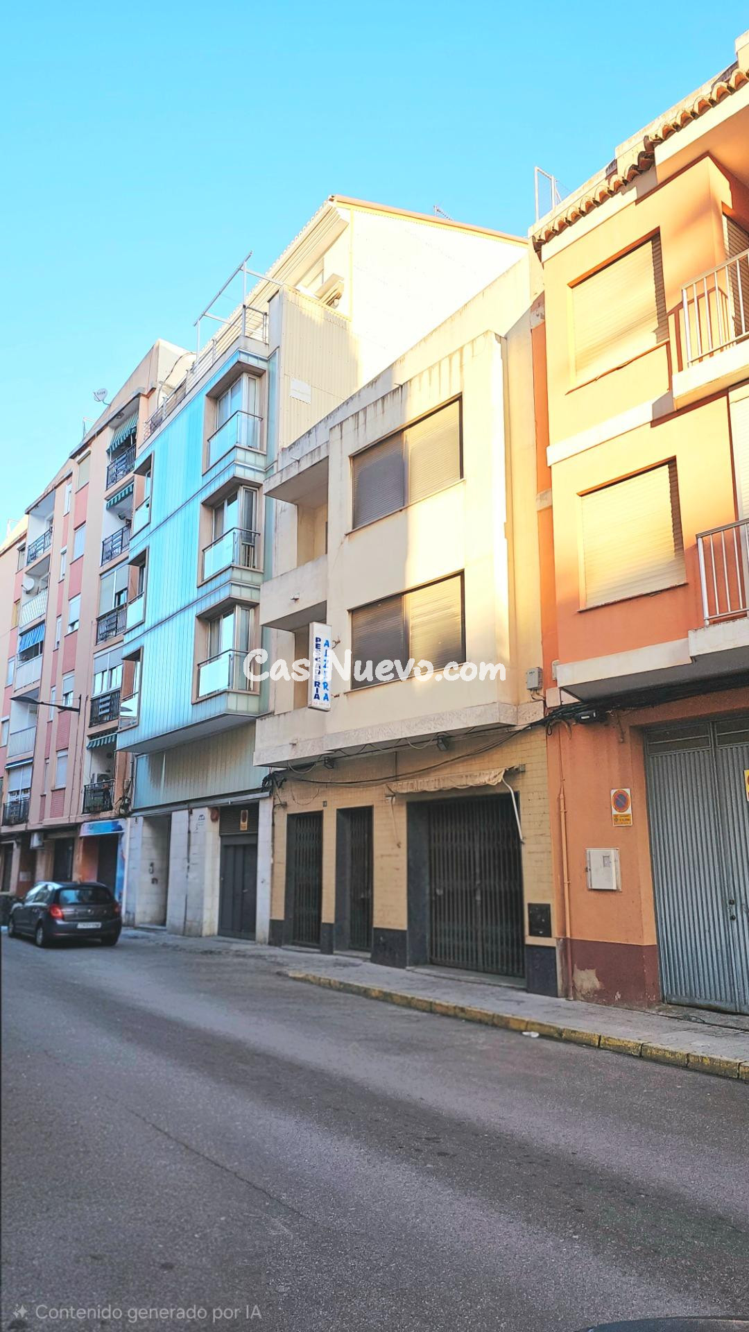 Edificio a la venta con gran potencial en zona Pérez Crespí  - foto 2