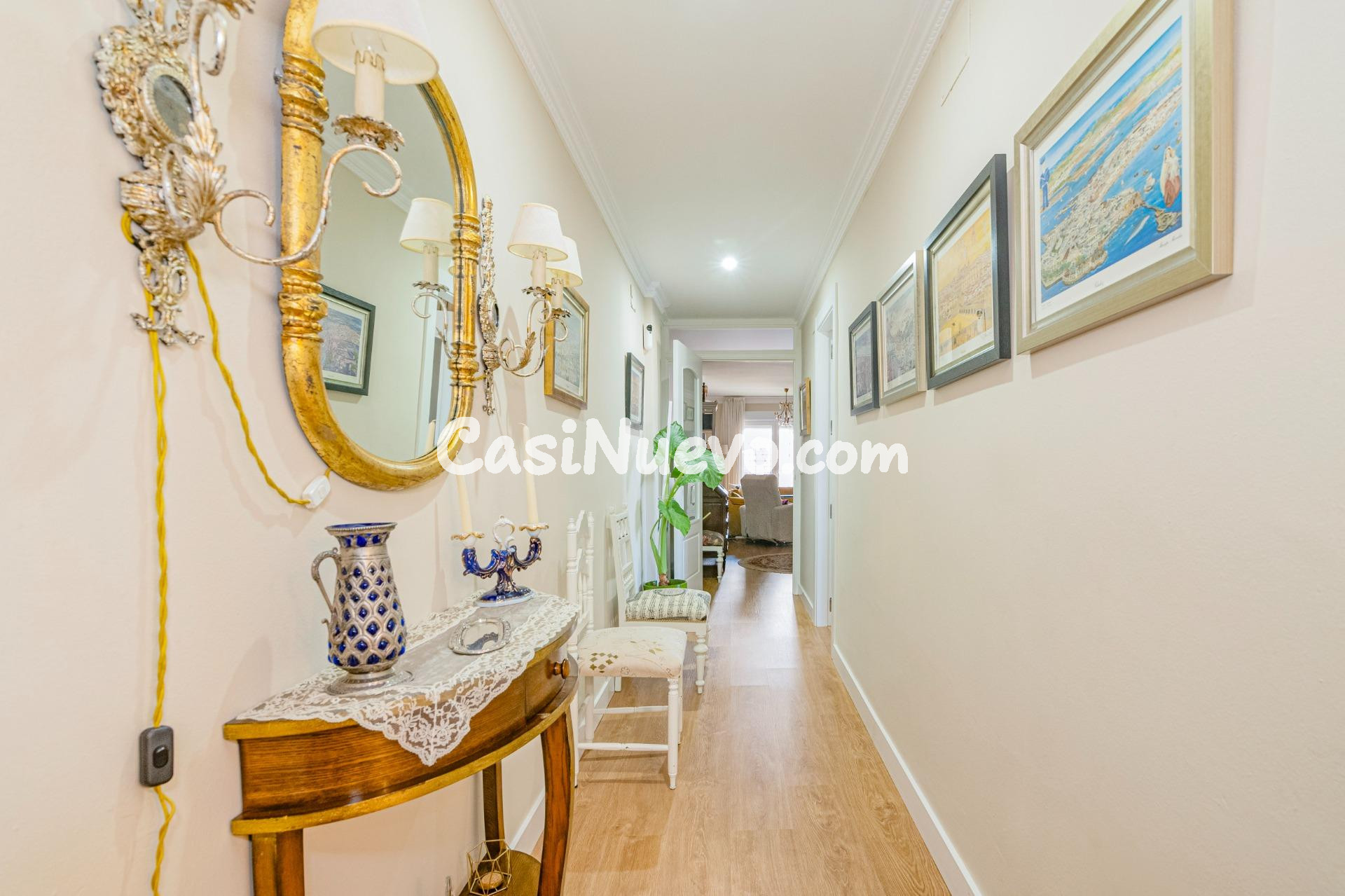 Exclusivo piso de 3 dormitorios, 2 baños, garaje y vistas de - foto 2