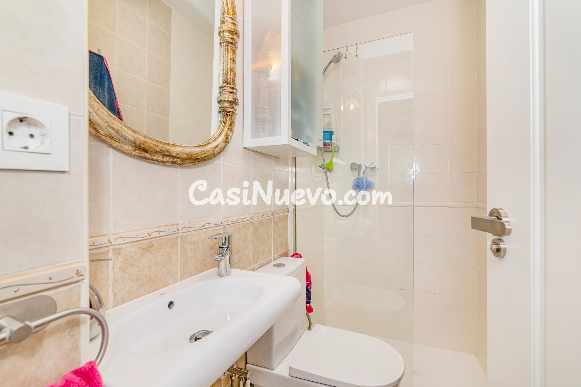 Exclusivo piso de 3 dormitorios, 2 baños, garaje y vistas de - foto 4