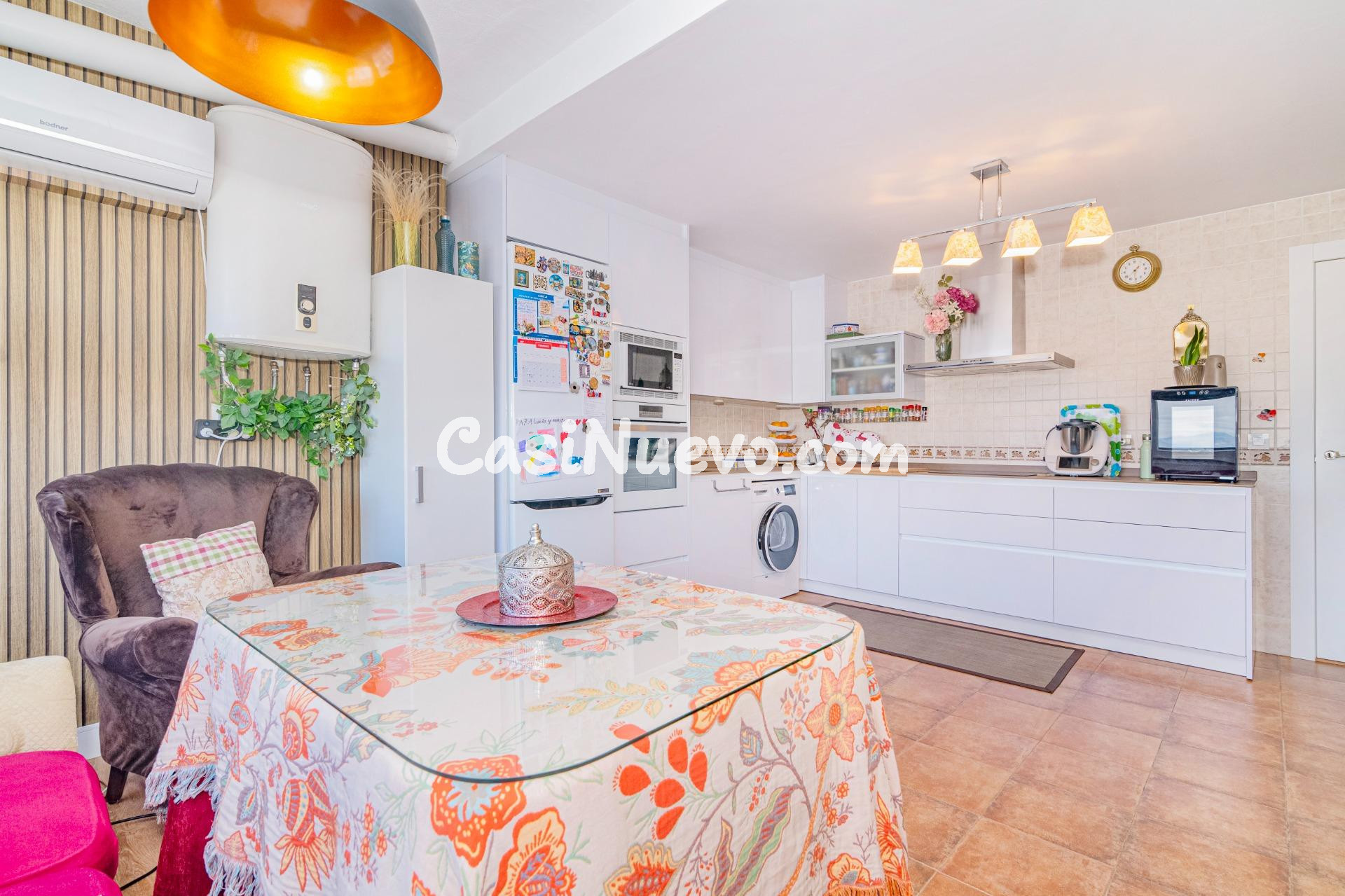 Exclusivo piso de 3 dormitorios, 2 baños, garaje y vistas de - foto 10