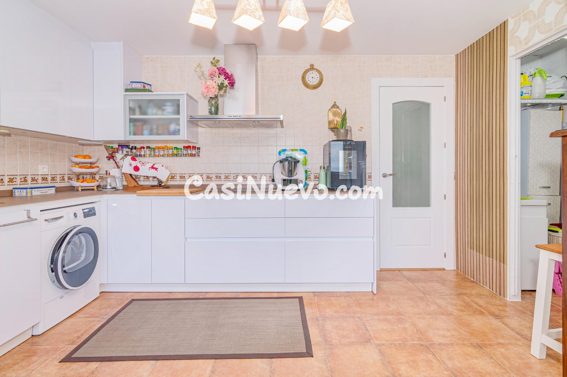 Exclusivo piso de 3 dormitorios, 2 baños, garaje y vistas de - foto 12