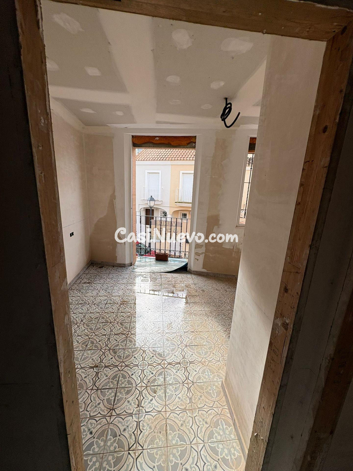 Casa en Construcción: Espacios Amplios y Luminosos en calle  - foto 3