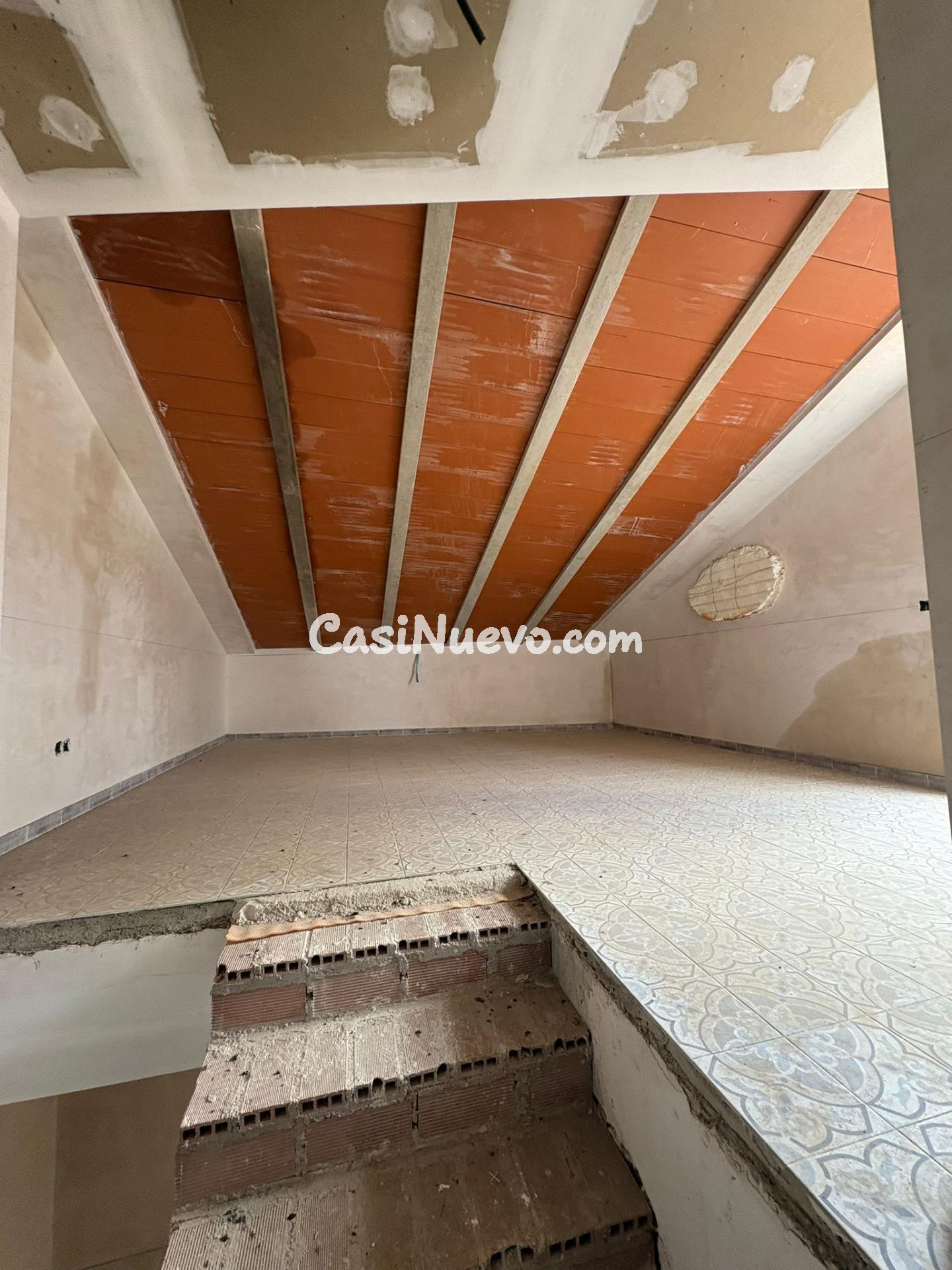 Casa en Construcción: Espacios Amplios y Luminosos en calle  - foto 32