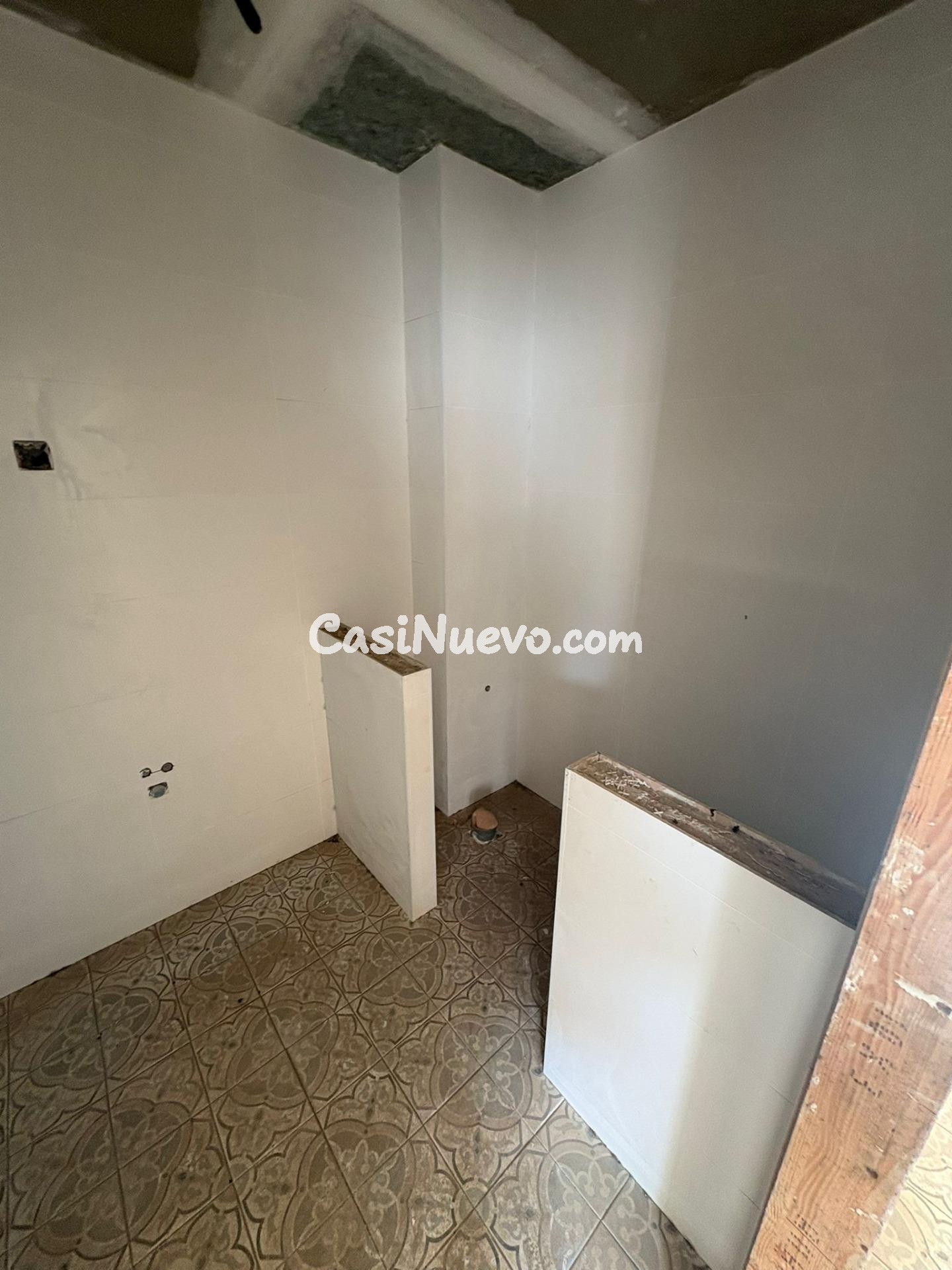 Casa en Construcción: Espacios Amplios y Luminosos en calle  - foto 33