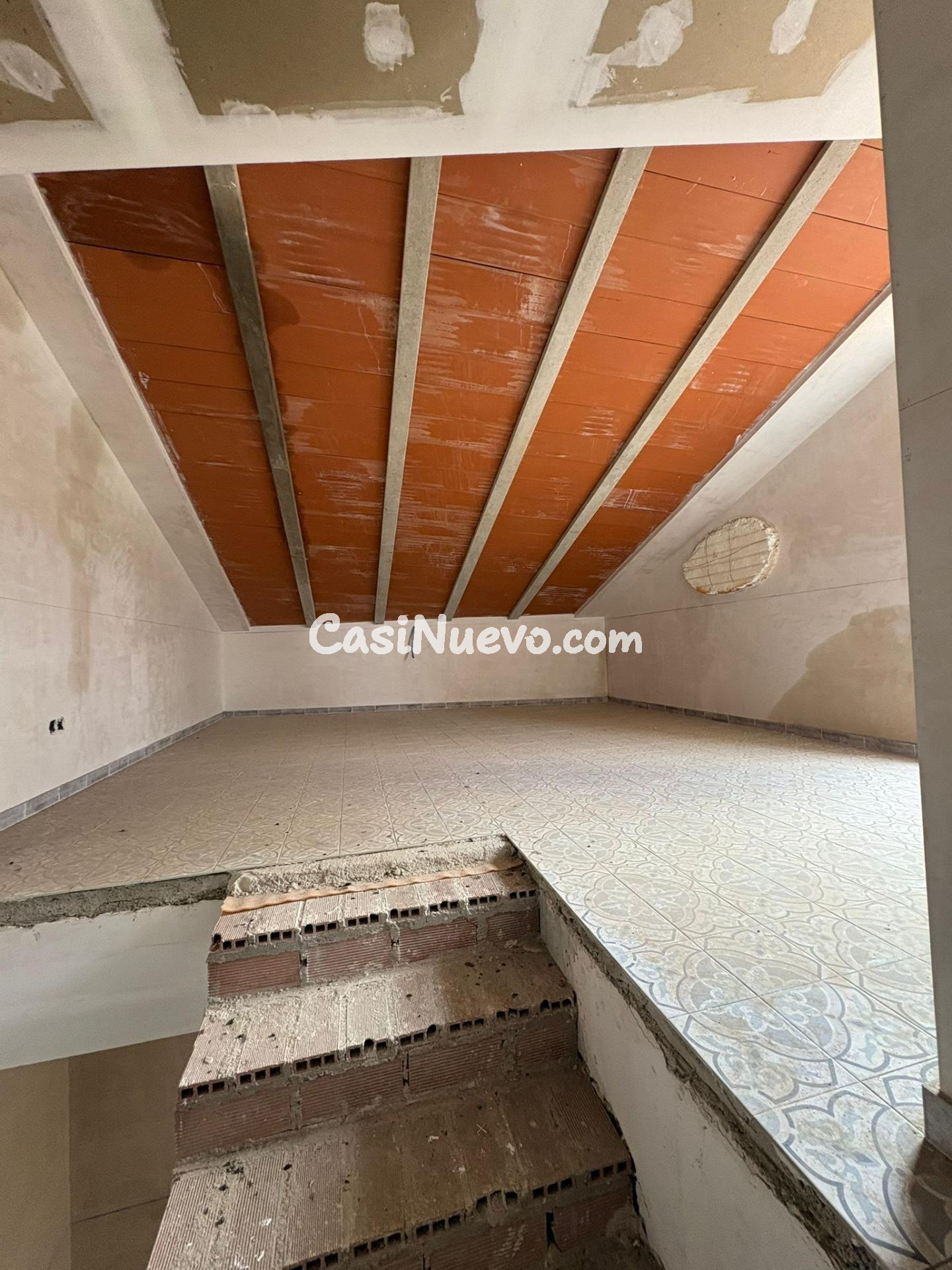 Casa en Construcción: Espacios Amplios y Luminosos en calle  - foto 34