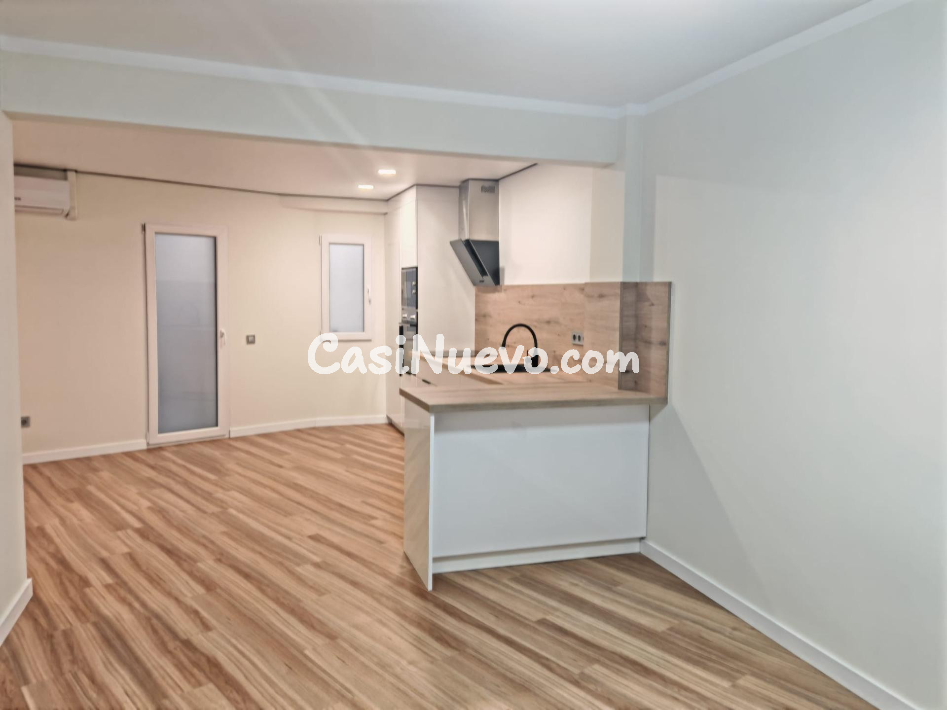 Piso reformado en Venta - al Pie del Castillo de San Fernand