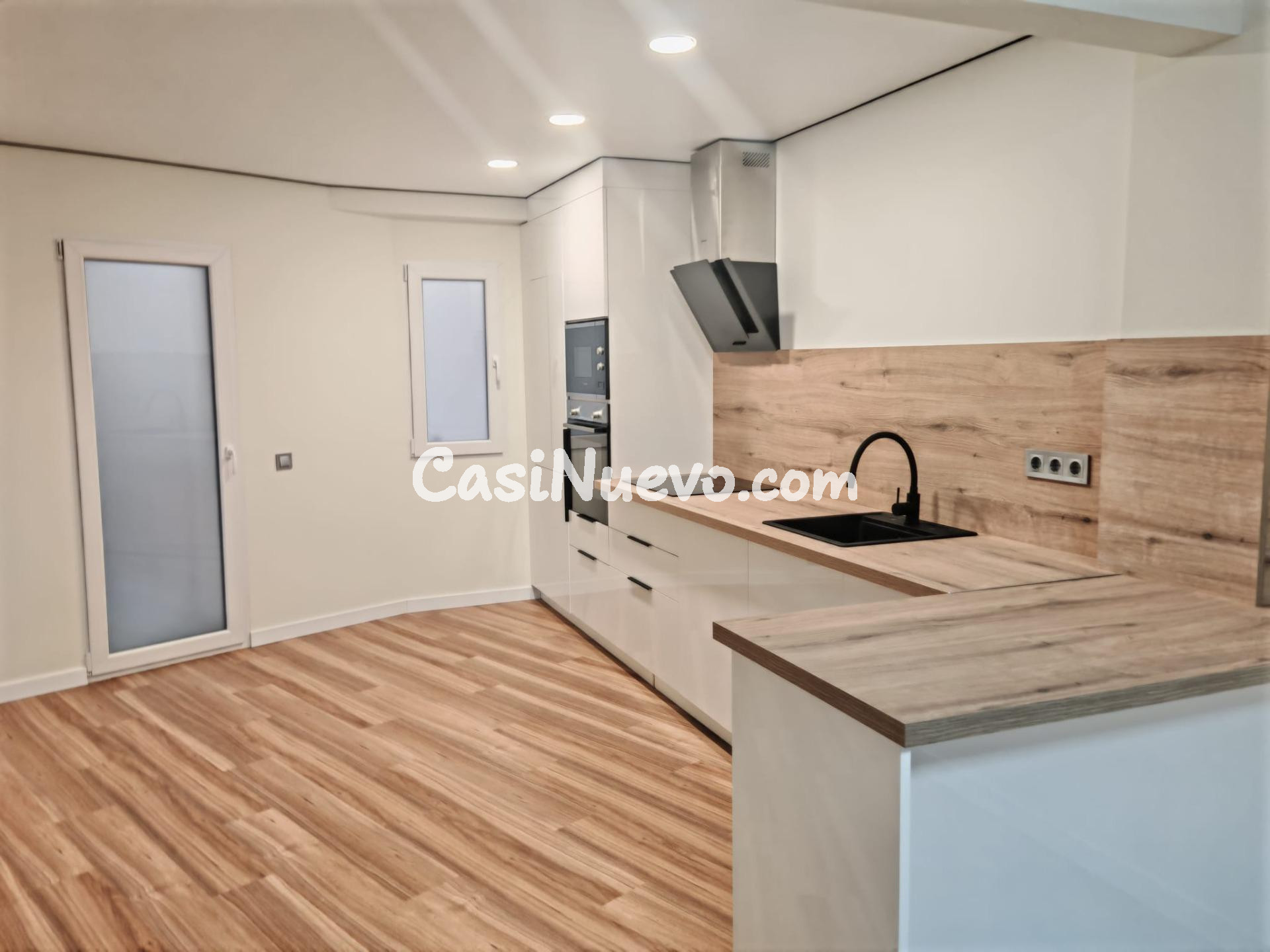 Piso reformado en Venta - al Pie del Castillo de San Fernand - foto 6