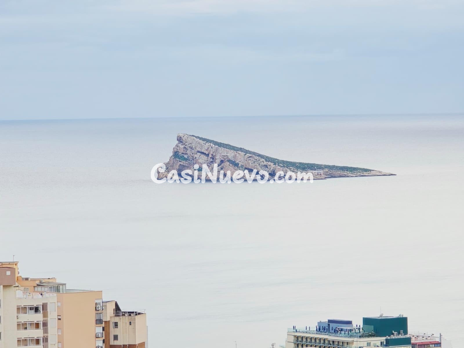 Apartamento con vistas panoramicas al mar en Benidorm listo  - foto 4