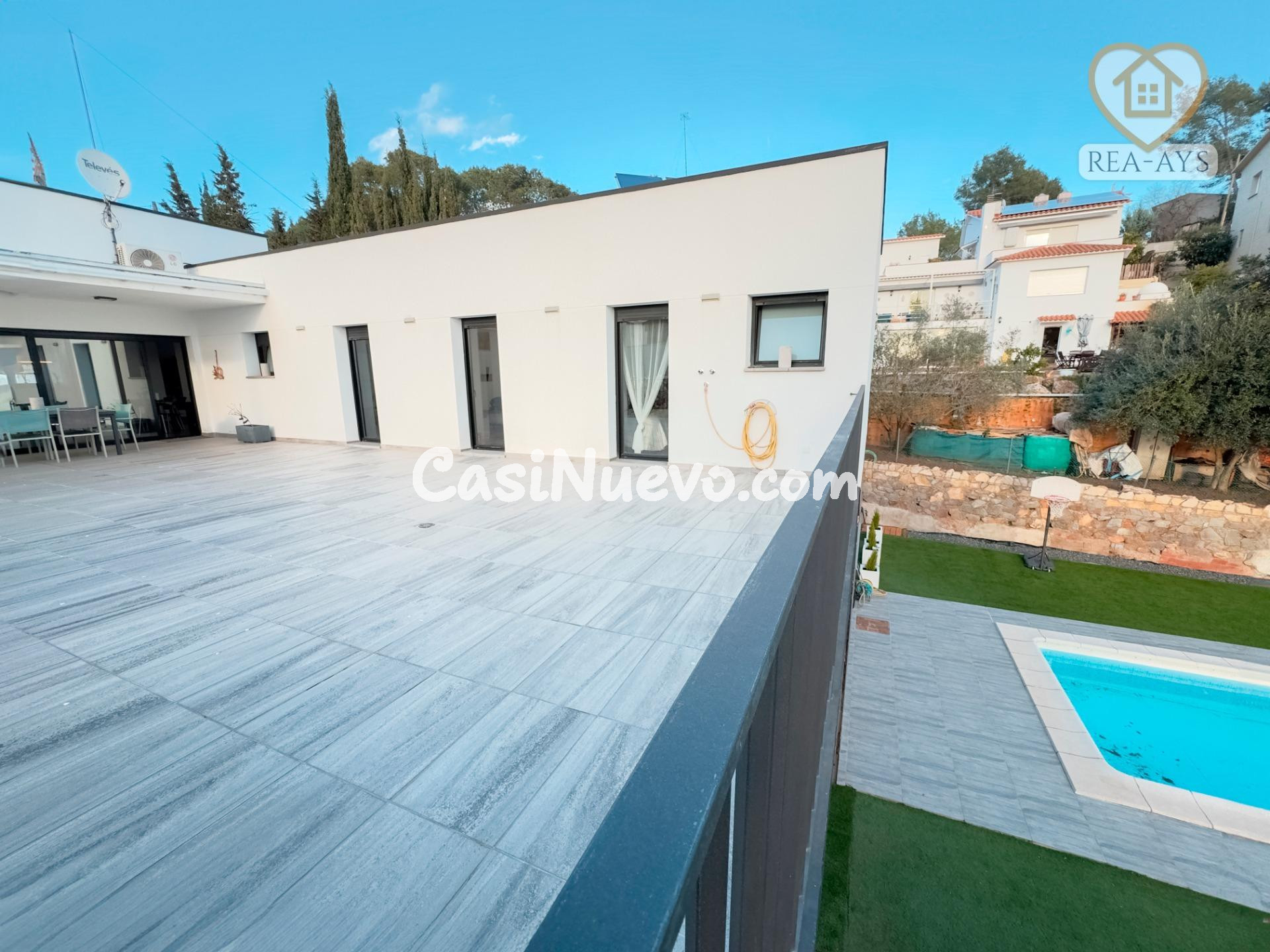 Exclusiva residencia con piscina en la mejor zona de Fontpin - foto 2