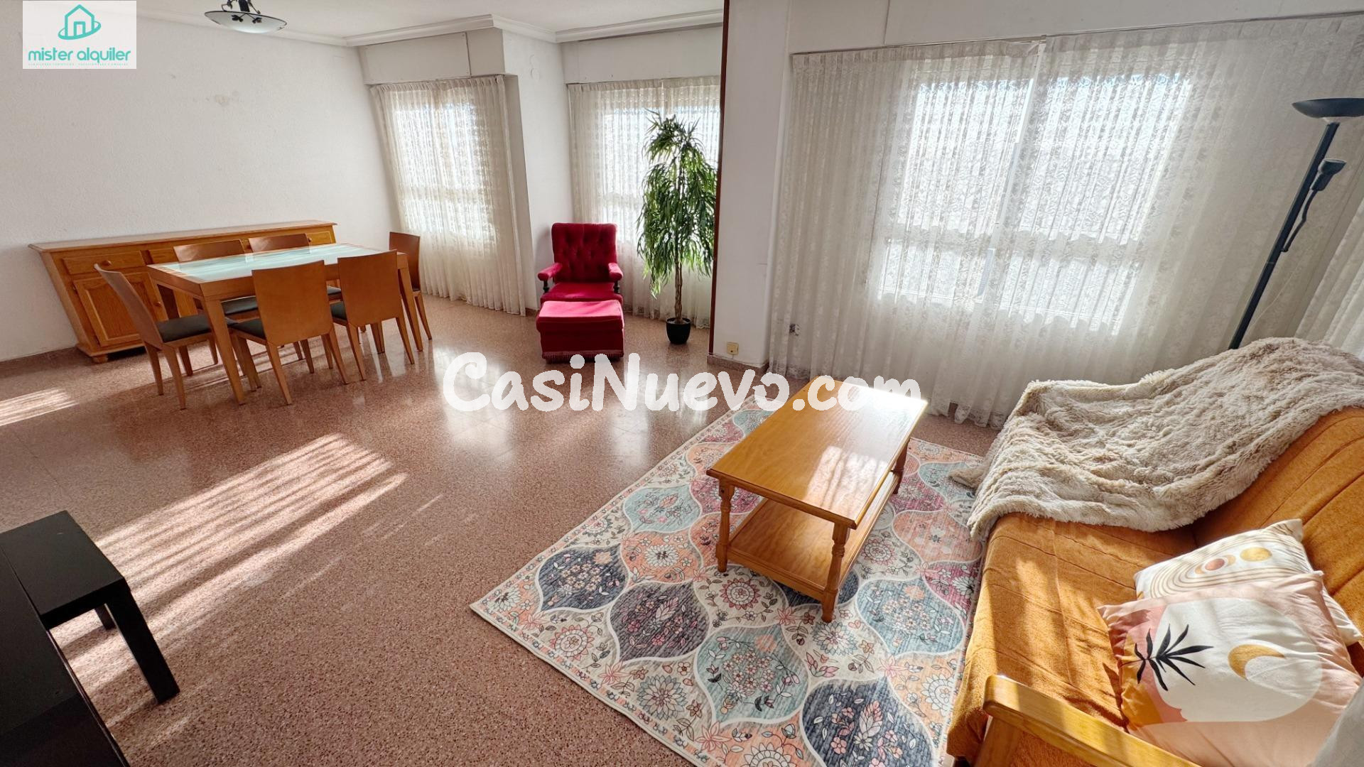 PISO AMPLIO Y LUMINOSO EN CUARTA PLANTA CON ORIENTACIÓN ESTE - foto 2