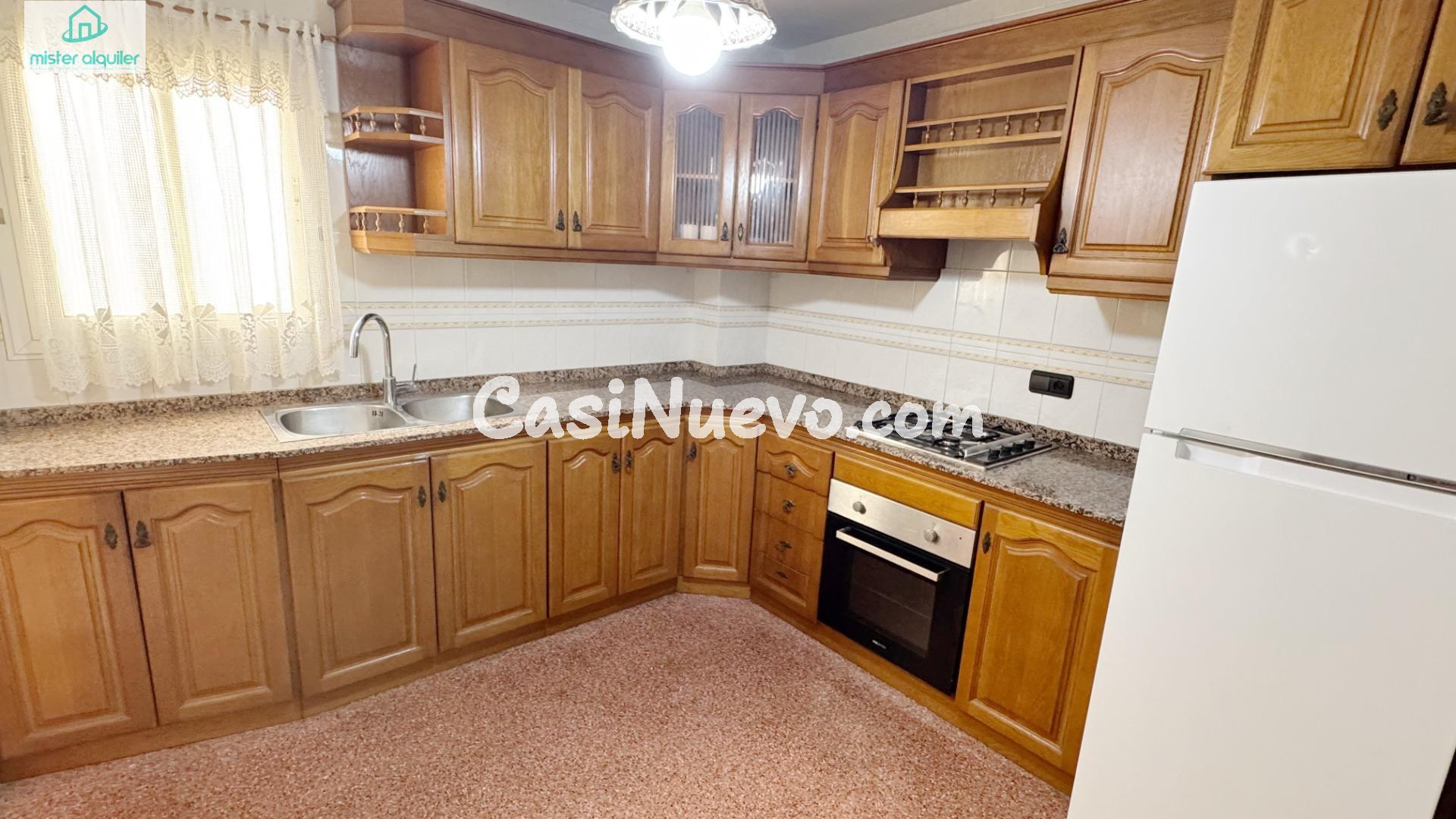 PISO AMPLIO Y LUMINOSO EN CUARTA PLANTA CON ORIENTACIÓN ESTE - foto 3