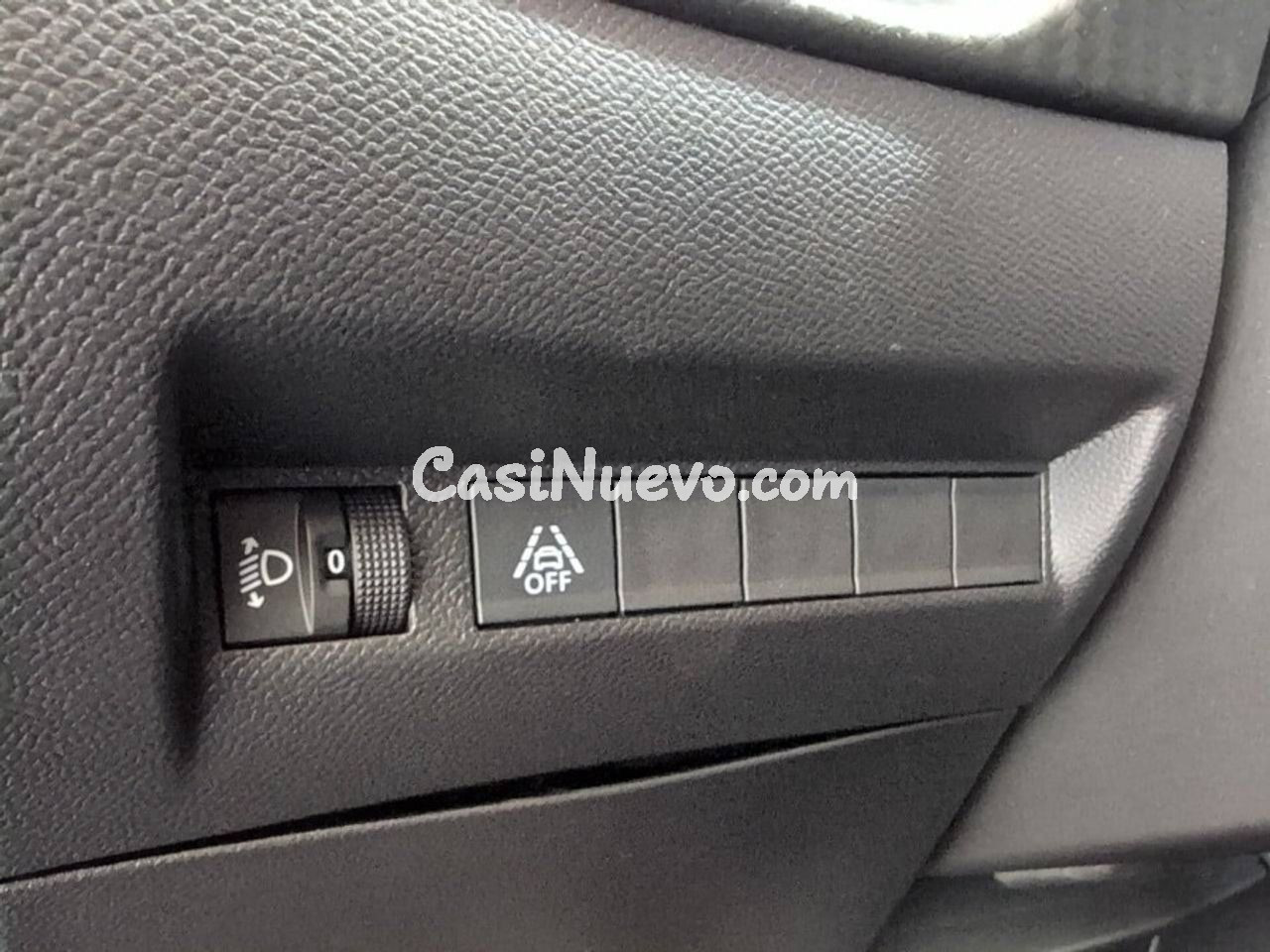 Peugeot 208 BlueHDi 73kW 100CV Allure Pack - foto 18