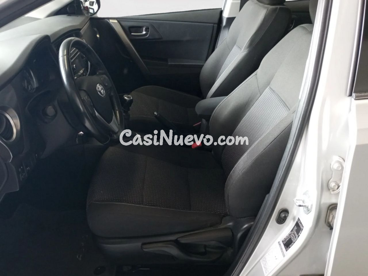 Toyota Auris 90D Active Confortdrive - foto 9