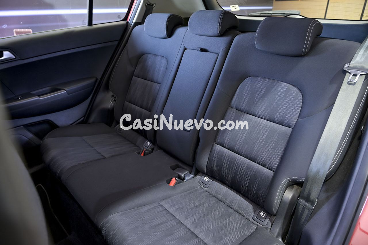 Kia Sportage 1.6 MHEV Business DCT 100kW 136CV 4X2 - foto 17