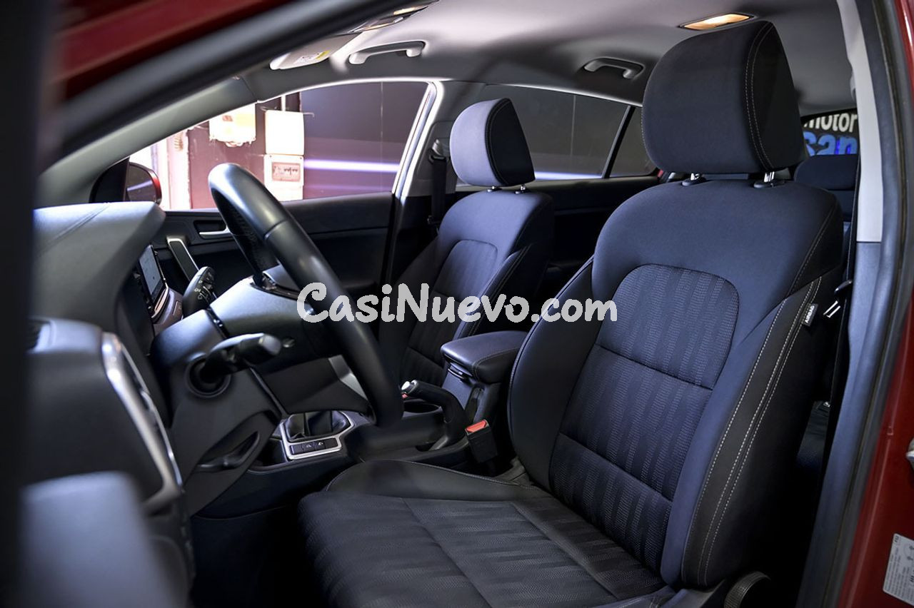 Kia Sportage 1.6 MHEV Business DCT 100kW 136CV 4X2 - foto 30