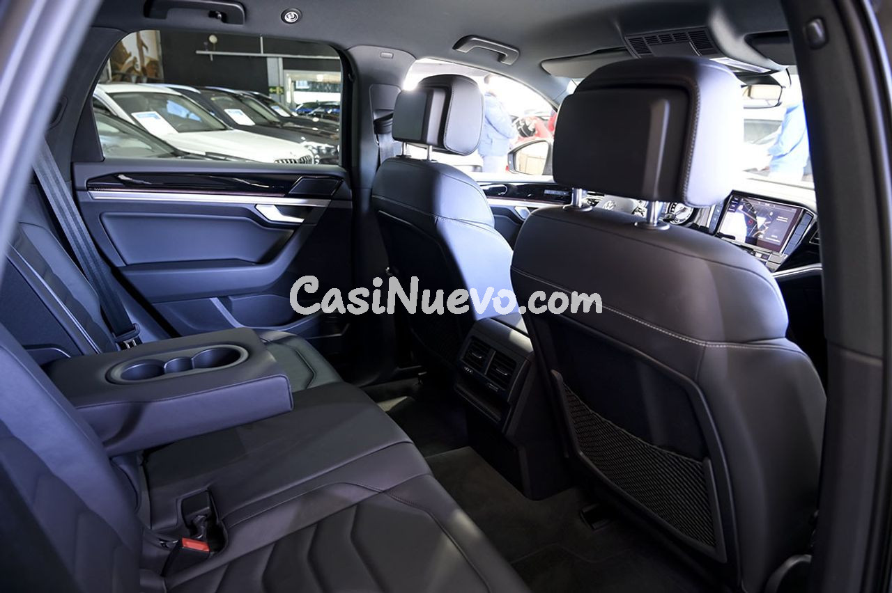 Volkswagen Touareg Prem Eleg 3.0 V6 TDI 210kW Tip 4M - foto 15