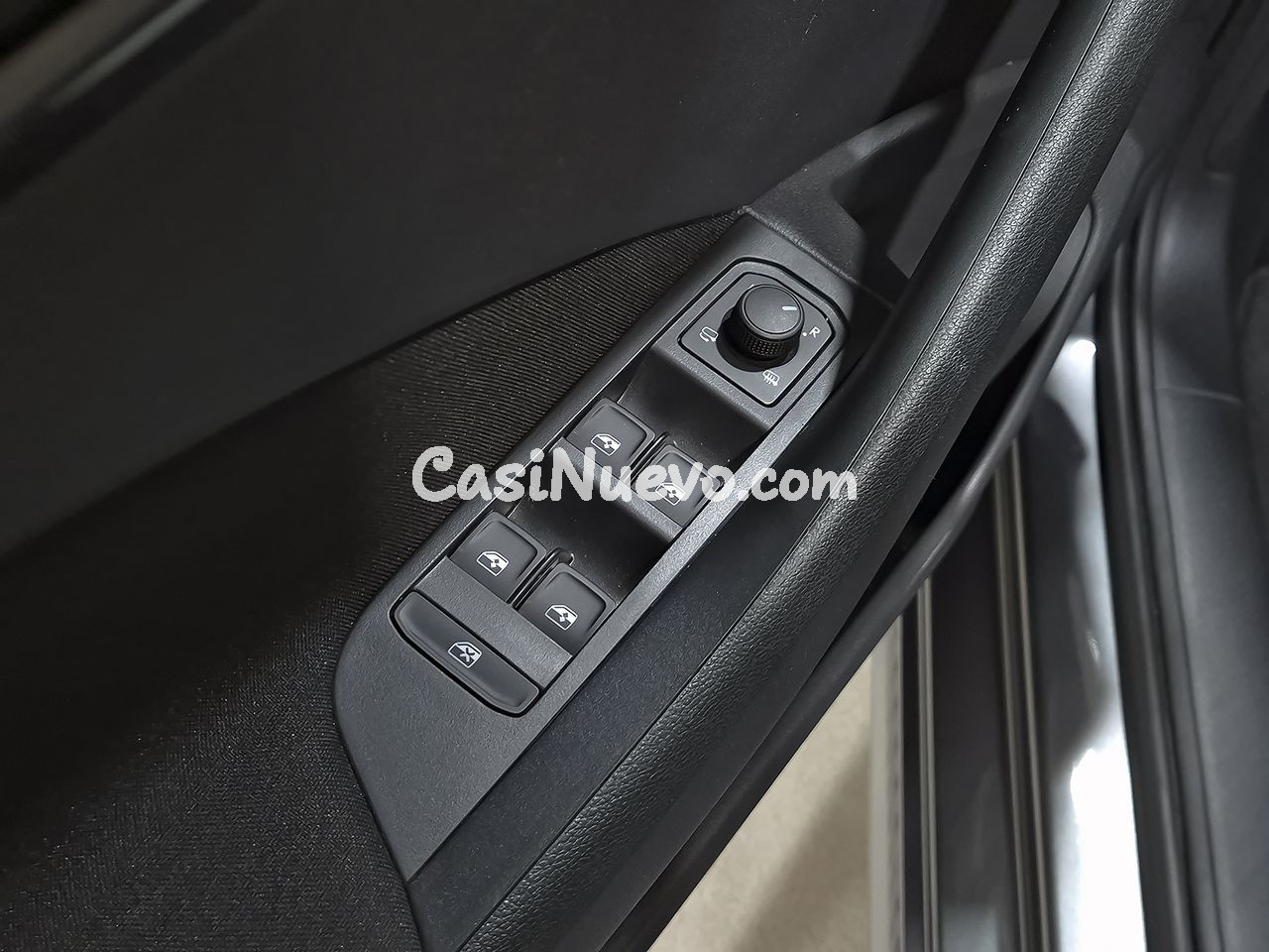 Skoda Kamiq 1.0 TSI 85kW (115CV) DSG SELECTION - foto 9