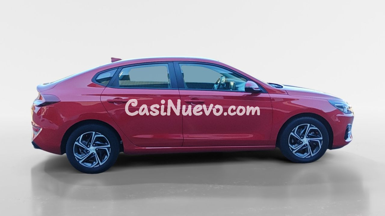 Hyundai i30 BERLINA CON PORTON 1.0 TGDI KLASS FASTBACK 120 5 - foto 4