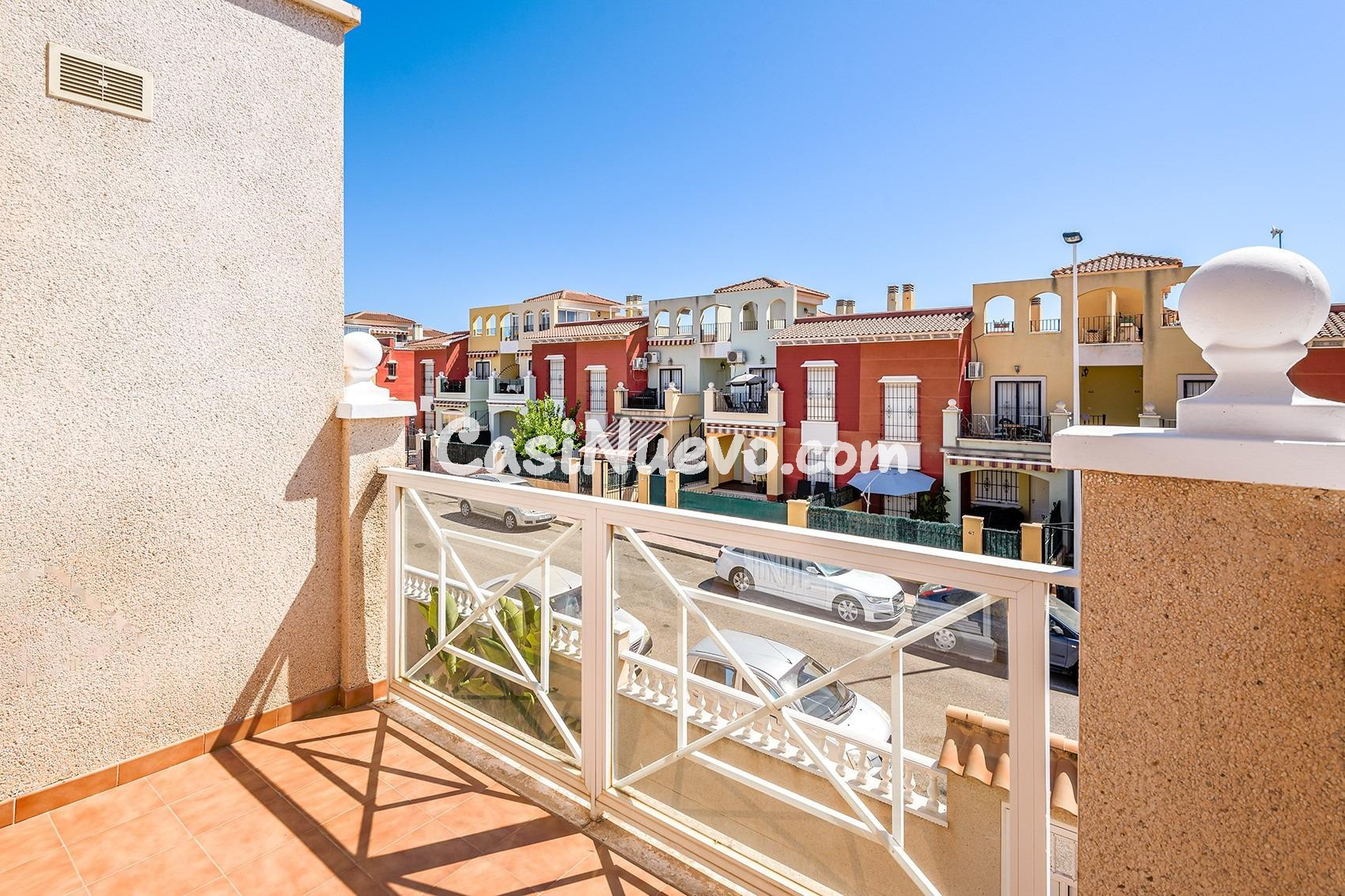 Bungalow de 2 dormitorios 1 baño en Aguas Nuevas, Torrevieja - foto 8