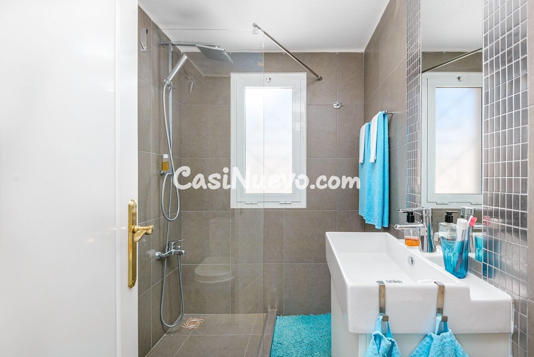 Bungalow de 2 dormitorios 1 baño en Aguas Nuevas, Torrevieja - foto 16