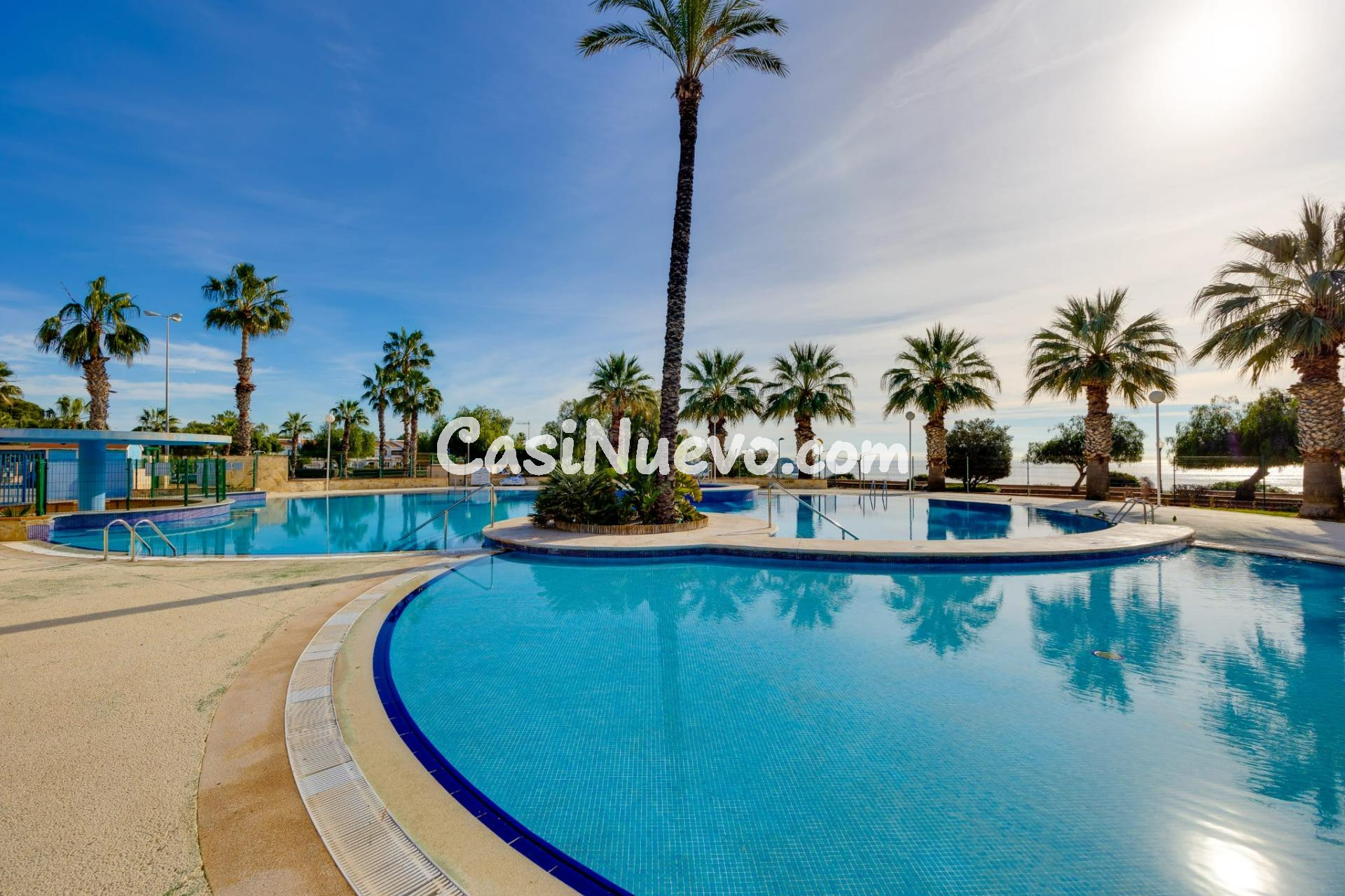 APARTAMENTO DE 2 DORMITORIOS 1 BAÑO, GARAJE TRASTERO EN AGUA - foto 2