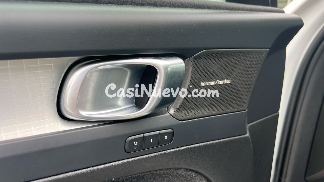 Volvo XC40 todoterreno 2.0 B3 MHEV PLUS DARK DCT 5P - foto 24
